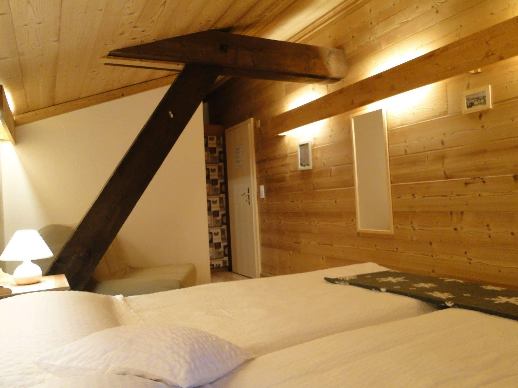Hotel Restaurant Les Lilas Les Diablerets Exterior photo